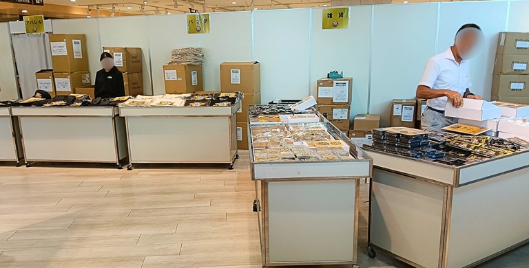 阪神V記念グッズ売り場の加工画像