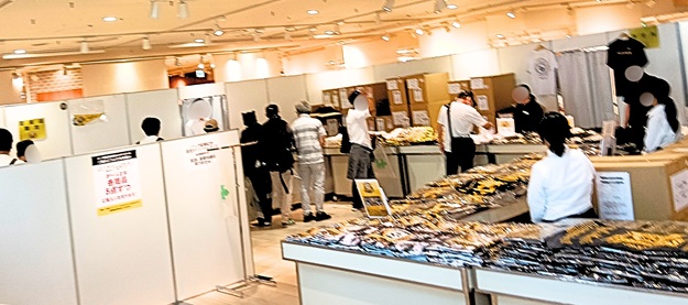 阪神V記念グッズ売り場の加工画像